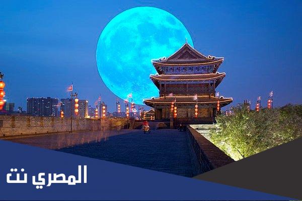 مصدر الانارة في القمر