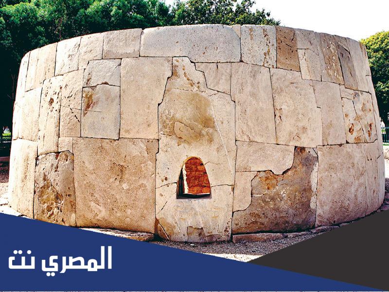 الى اي عصر ينتمي مدفن هيلي الكبير