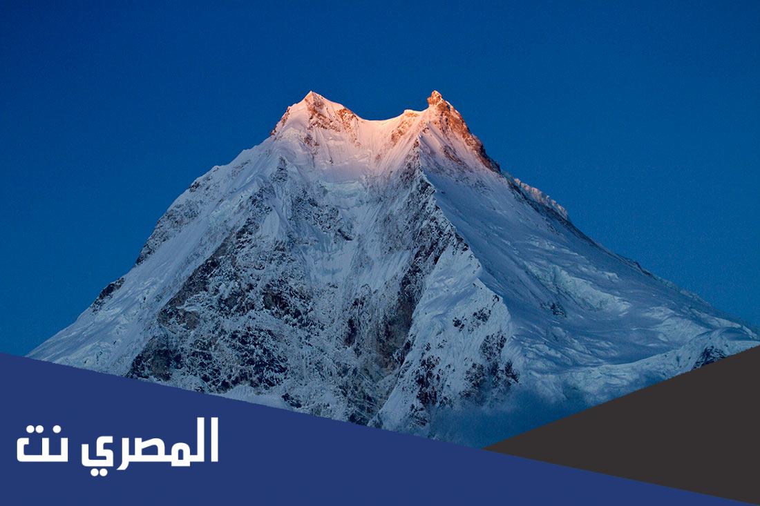 في اي كوكب تقع اعلى قمة جبلية