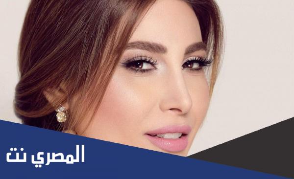 كيف بنظرة بتعمل هيك كلمات
