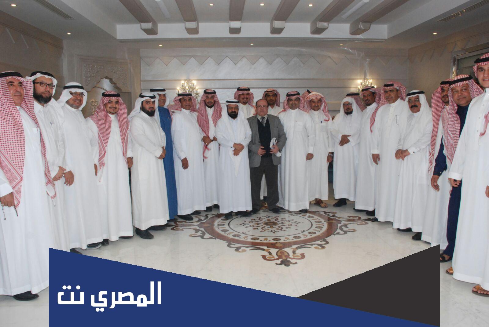 وش ابغى في غلاك اللي يجي لاشافني موجود