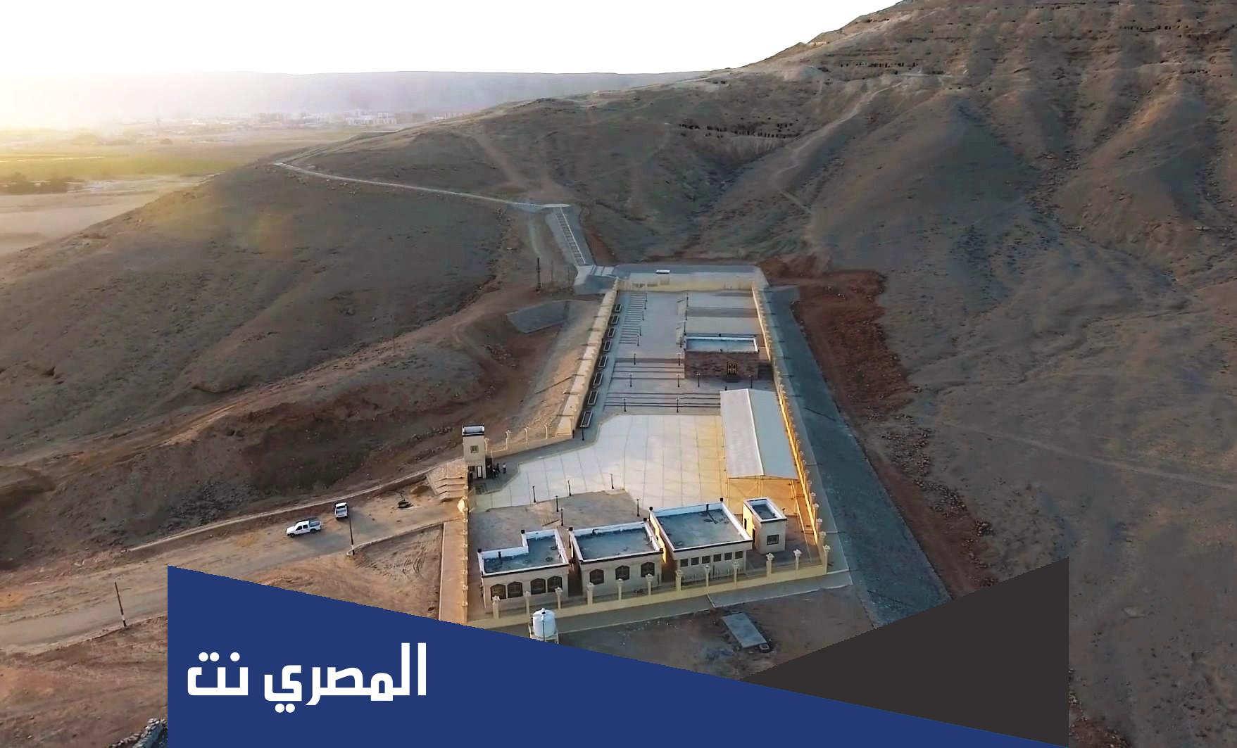 اين تقع اخميم