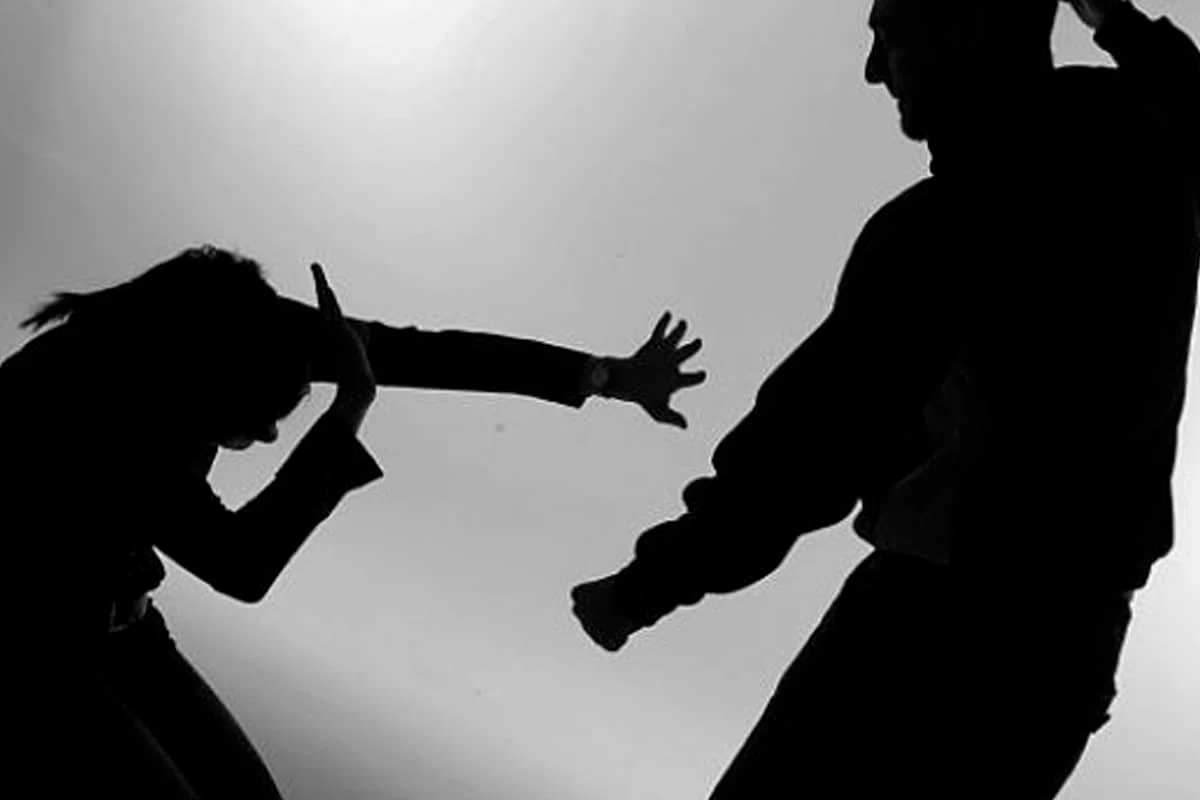 بحث عن العنف اسبابه واضراره قصير