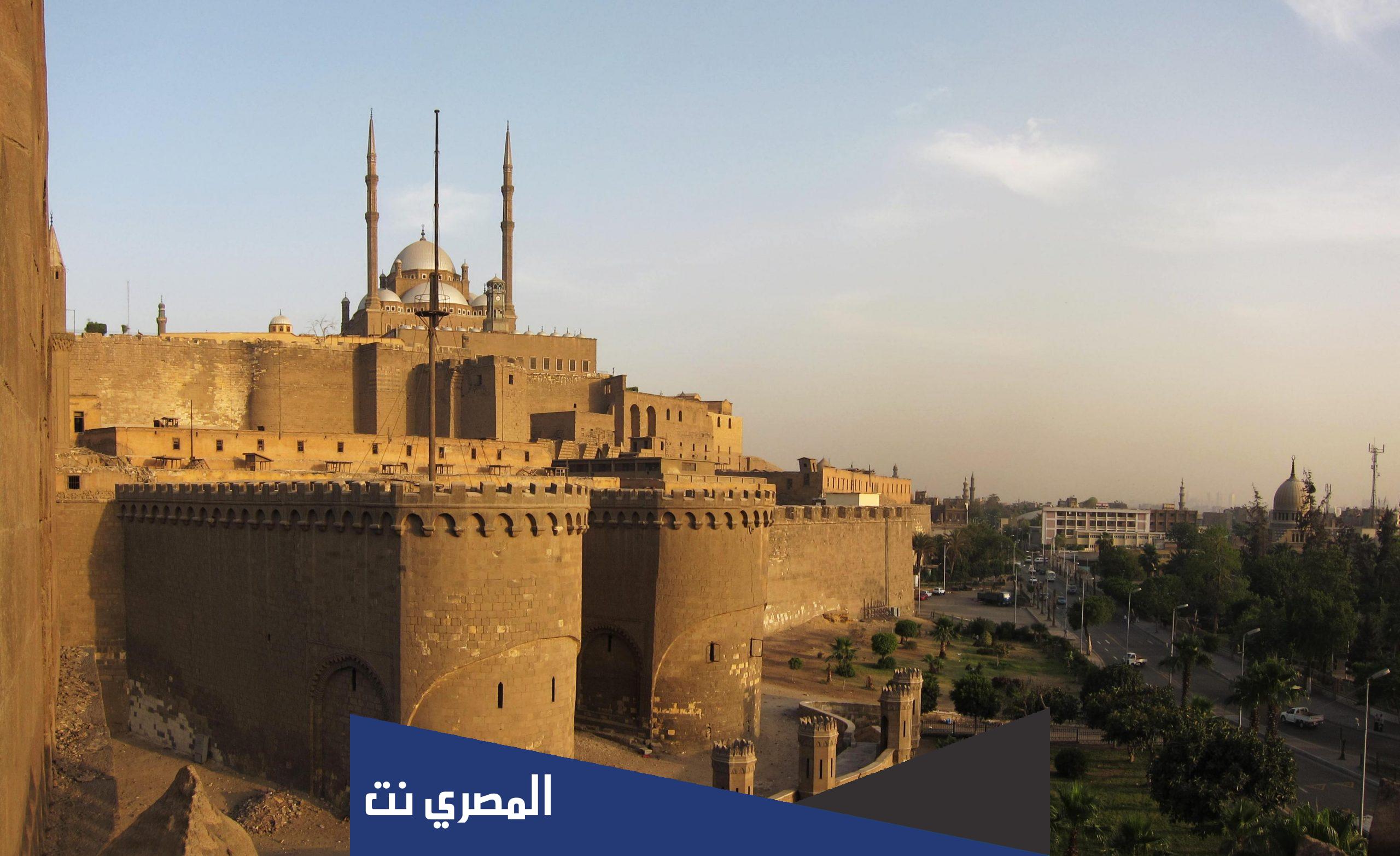 مؤسس باب زويلة من 10 حروف