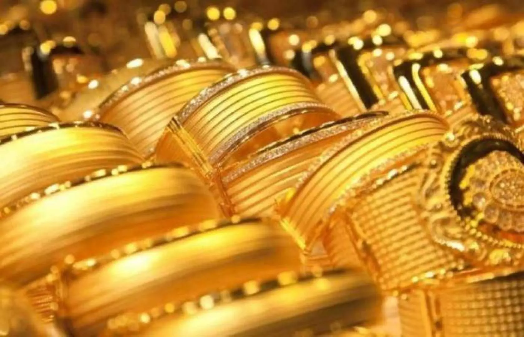 متى ينخفض سعر الذهب في السعودية 2022