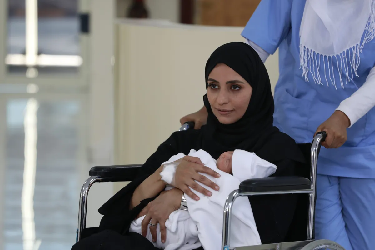 اسماء طاقم عمل منهو ولدنا