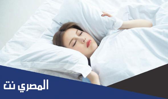 تفسير حلم تغطيه شخص نائم بغطاء في المنام لابن سيرين