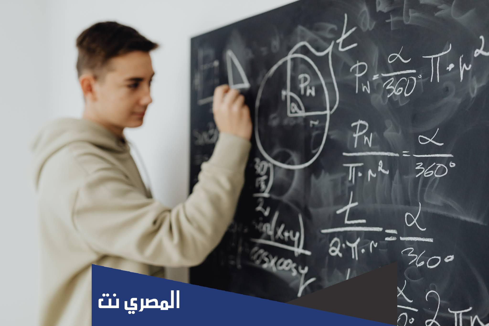 التيار الكهربائي الناتج عن تغير المجالات المغناطيسية