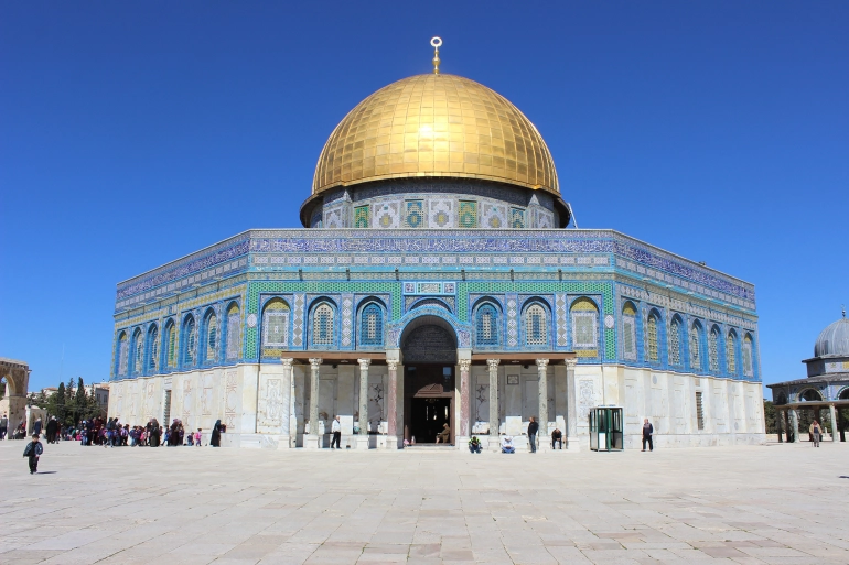 كم عدد بوابات المسجد الاقصى