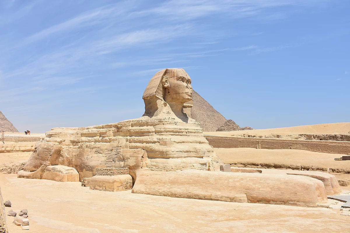 لماذا ابو الهول راسه راس انسان وجسمه جسم اسد