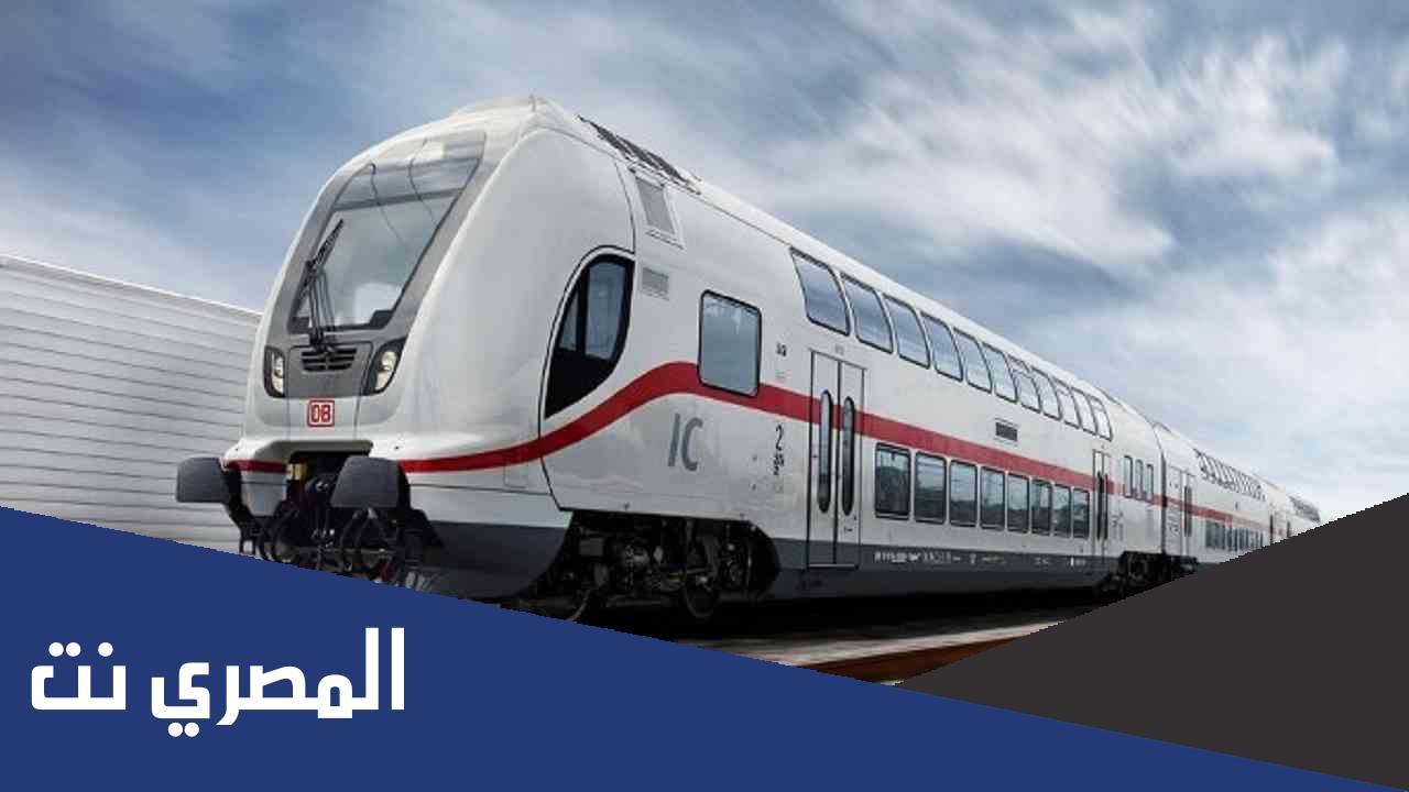 لماذا يصفر القطار قبل أن يتحرك ؟