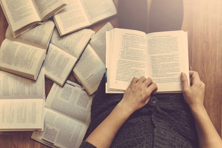 بحث عن القراءة السريعة وفوائدها وأنواعها