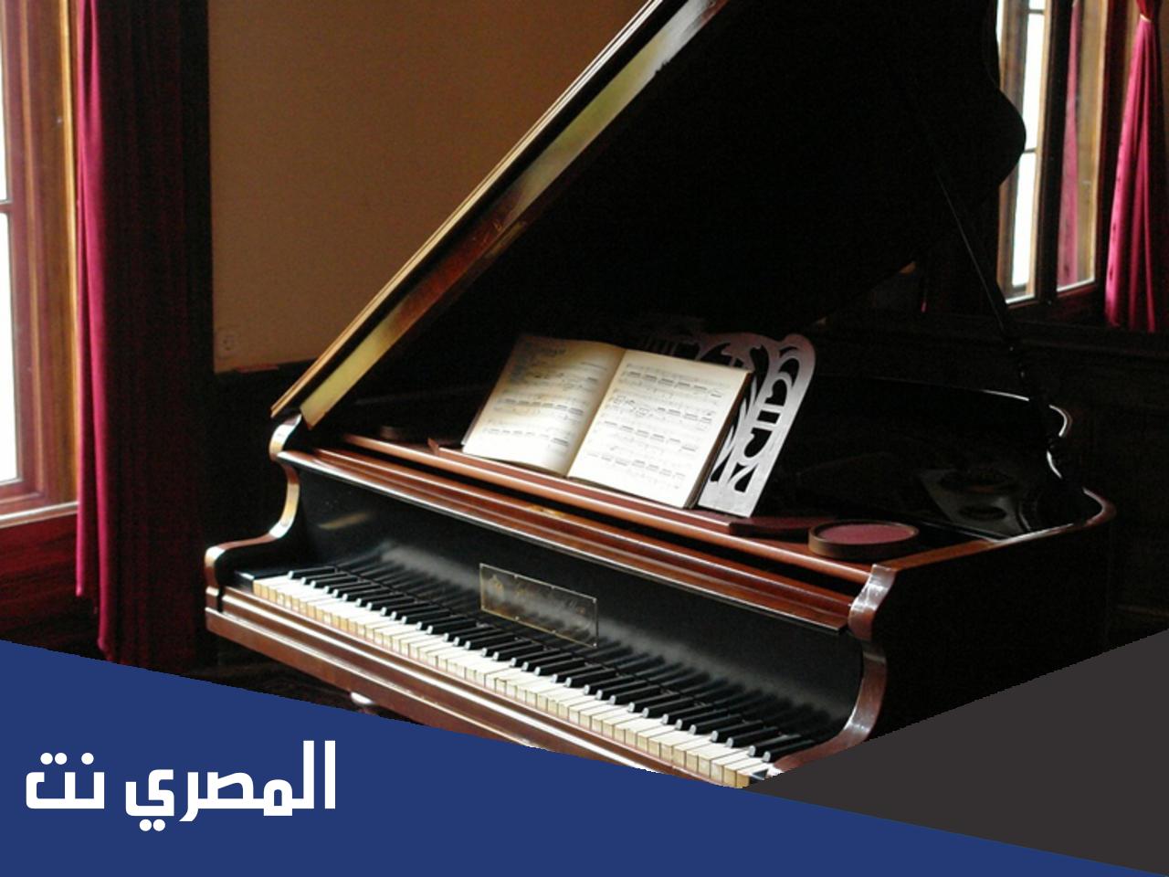 خبروه اني على وصله حييت كلمات