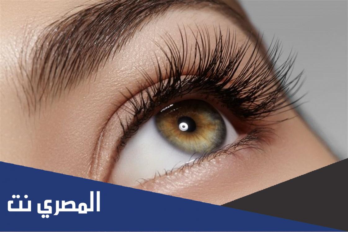 كيف تستخدم قطرة لاتيس لتطويل الرموش