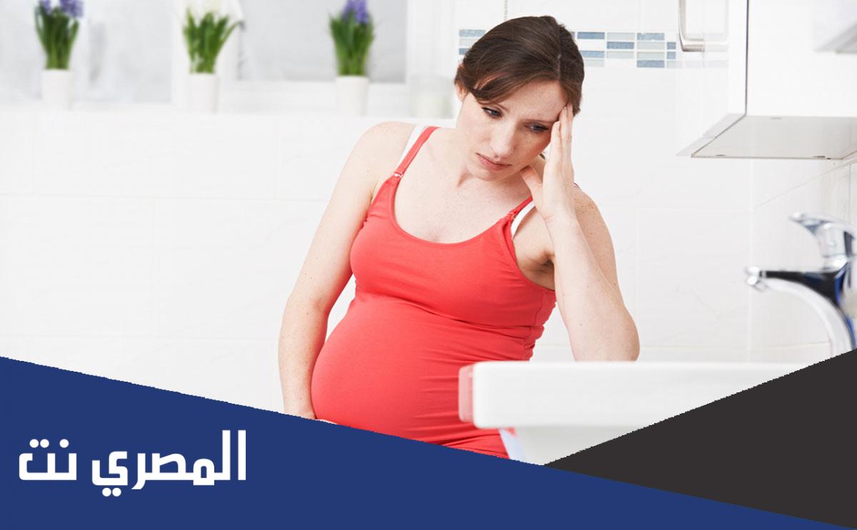 ما سبب لون البراز اسود للحامل والاطفال