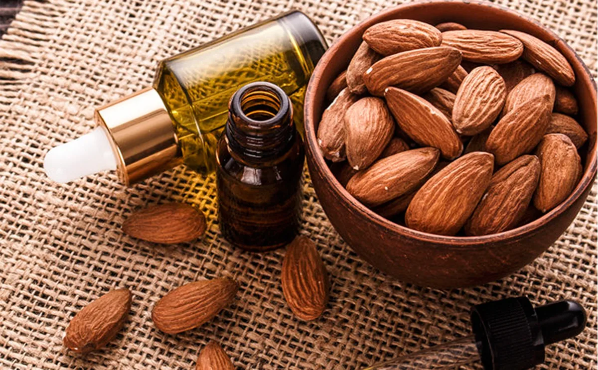 من جربت زيت اللوز الحلو للبشره