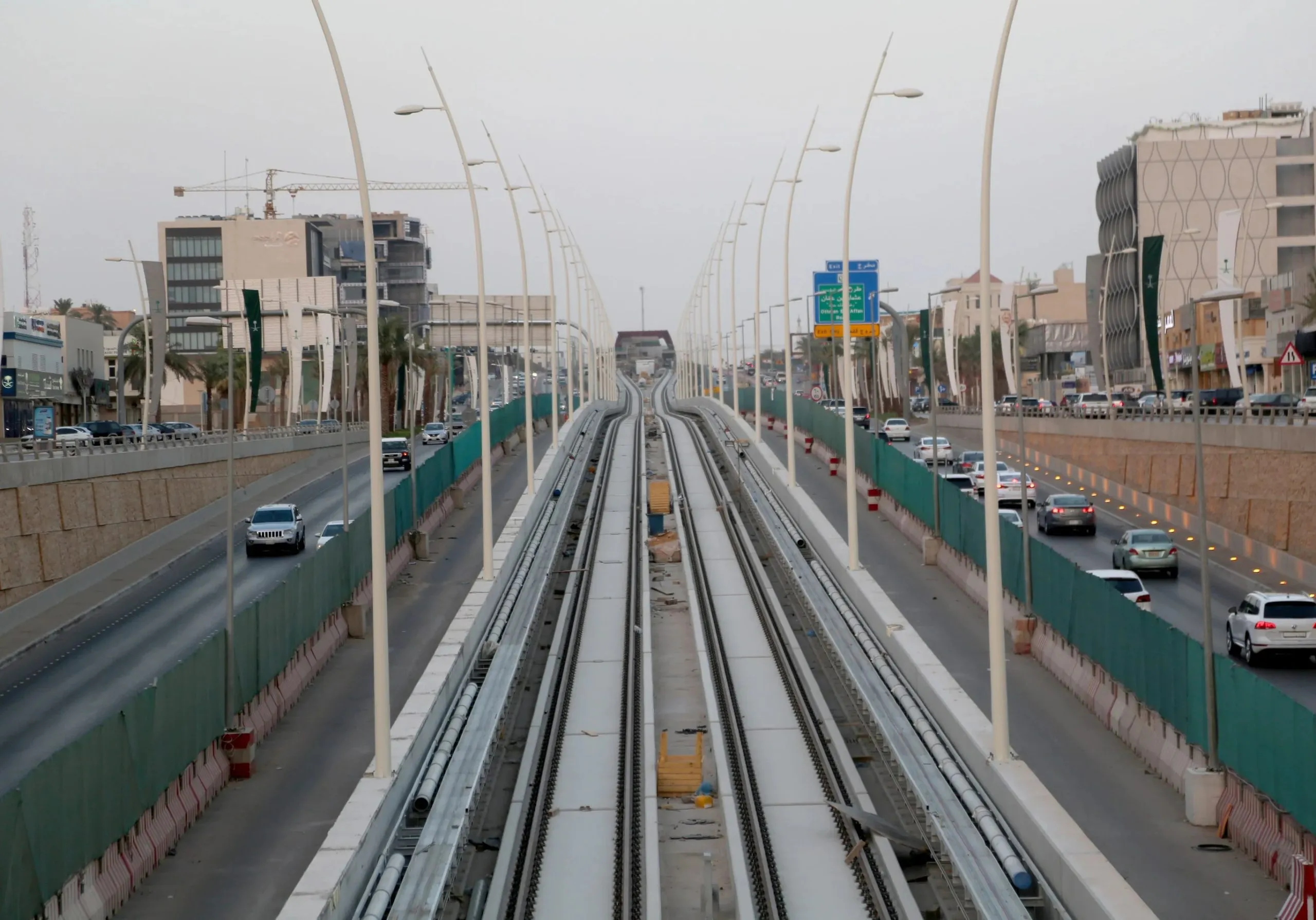 كم تبعد صلاله عن الرياض بالسيار