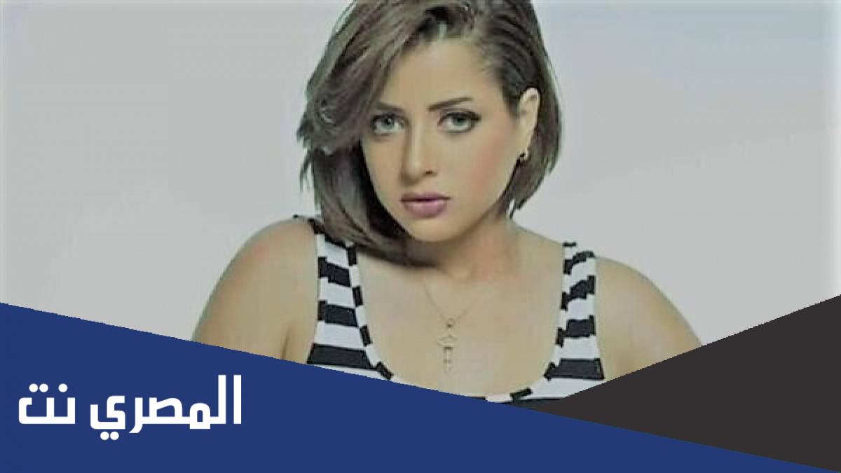 من هي مني فاروق السيرة الذاتية