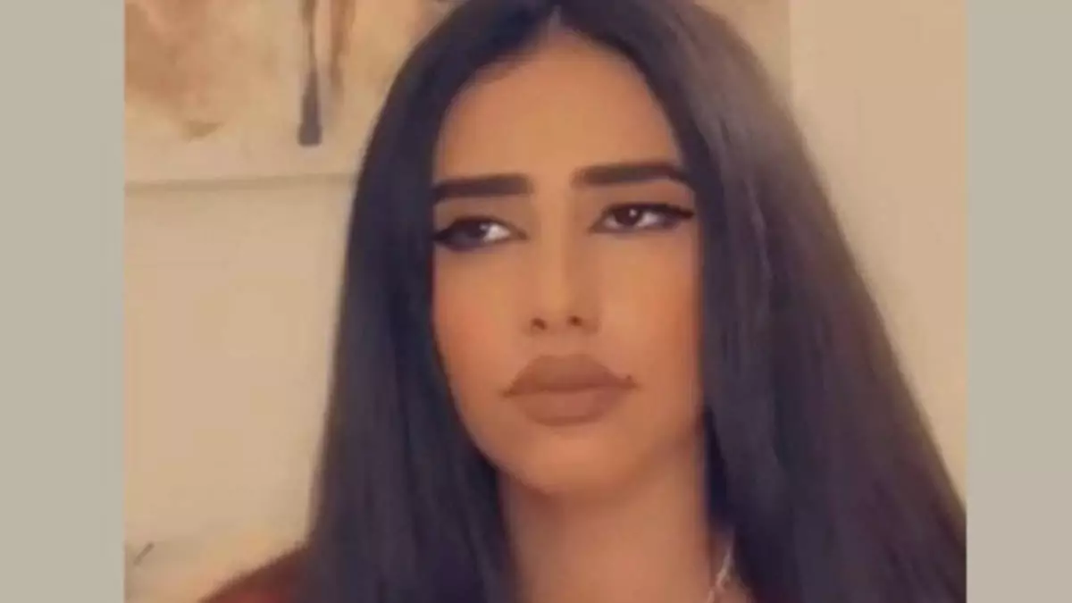 كم عمر مودل اش