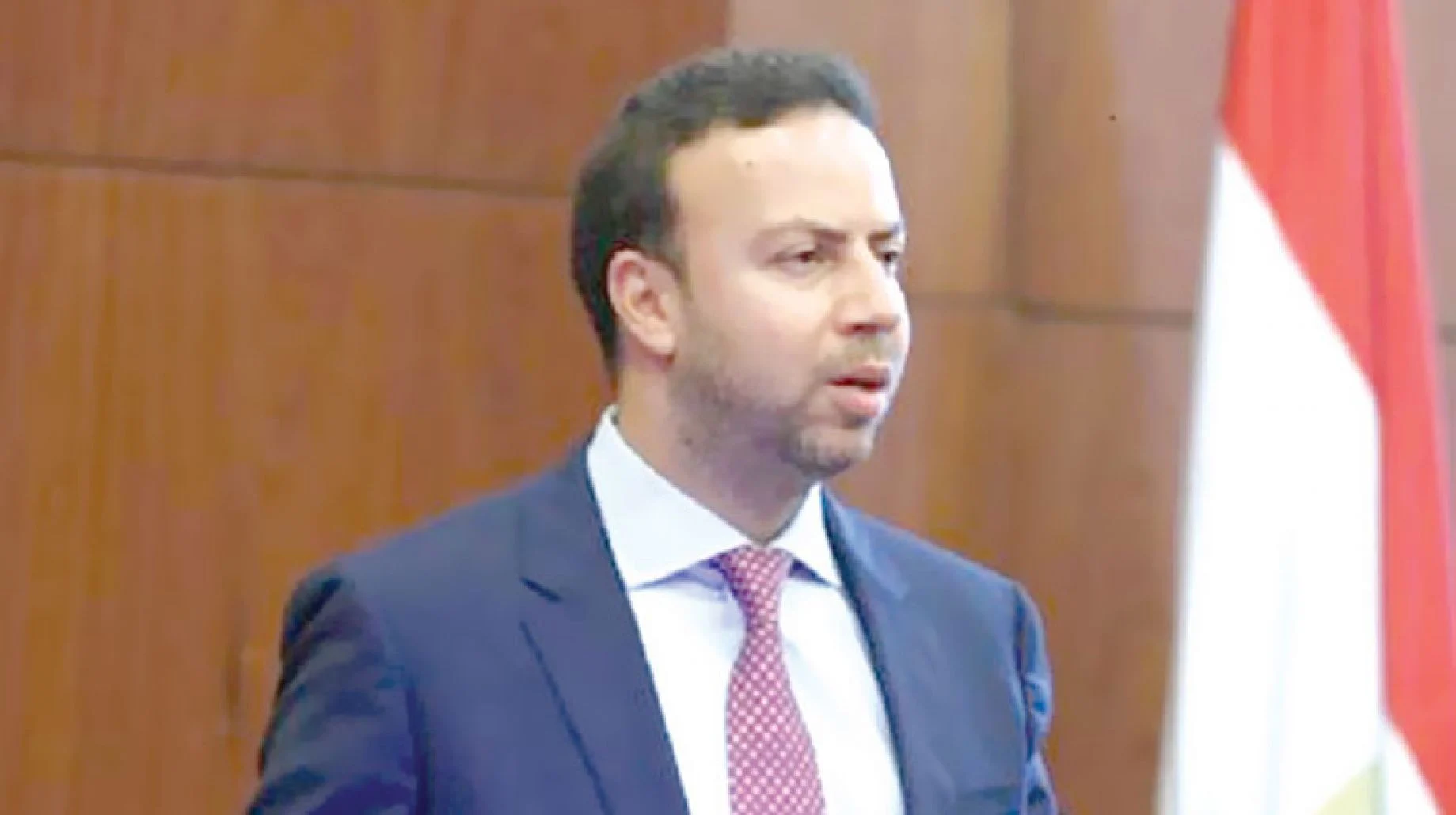 من هو نائب محافظ البنك المركزي المصري