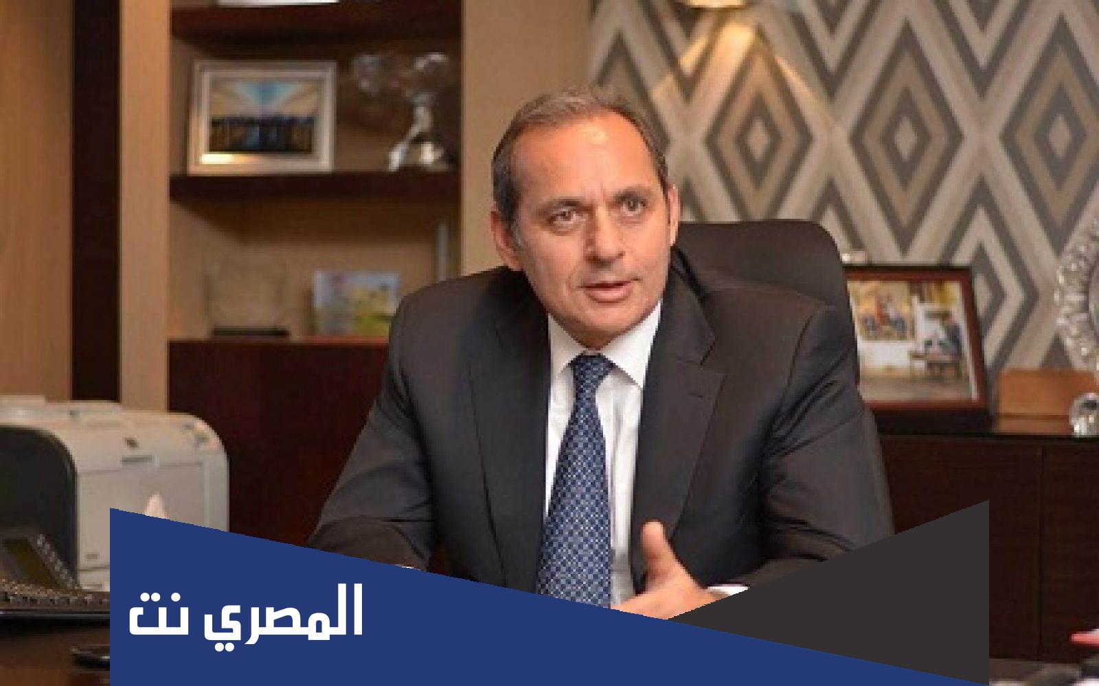 من هو هشام عكاشة السيرة الذاتية