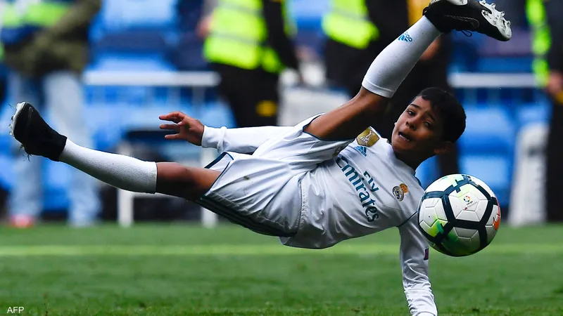 من هو نجل كريستيانو رونالدو الذي عاد إلى ريال مدريد