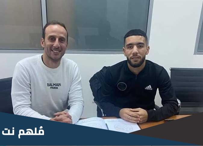 من هو احمد قندوسي لاعب الاهلي الجديد