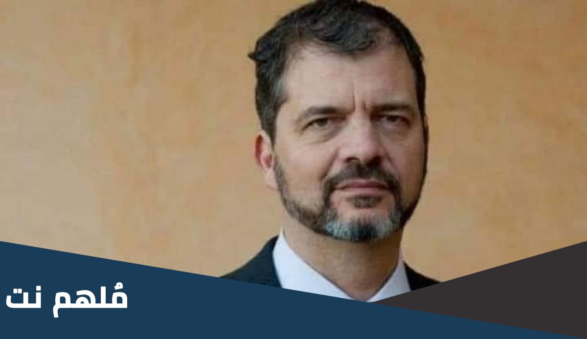 سبب ايقاف خيام التركي الناشط السياسي