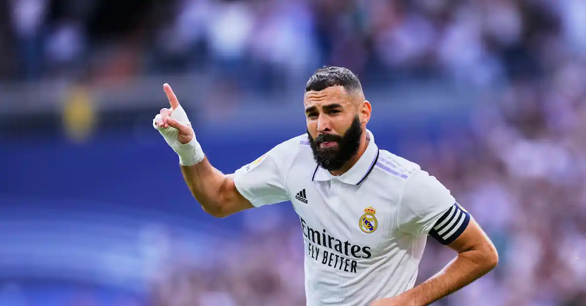كم قيمة العرض السعودي لكريم بنزيما