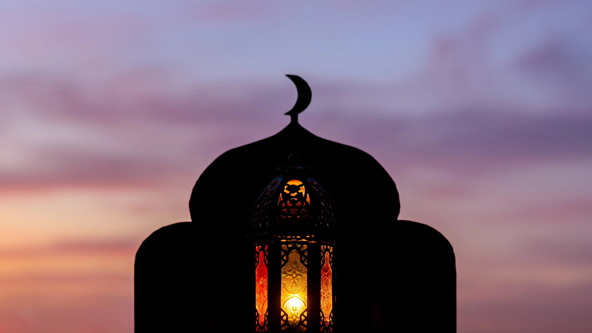 حكم تخصيص ليلة النصف من شعبان