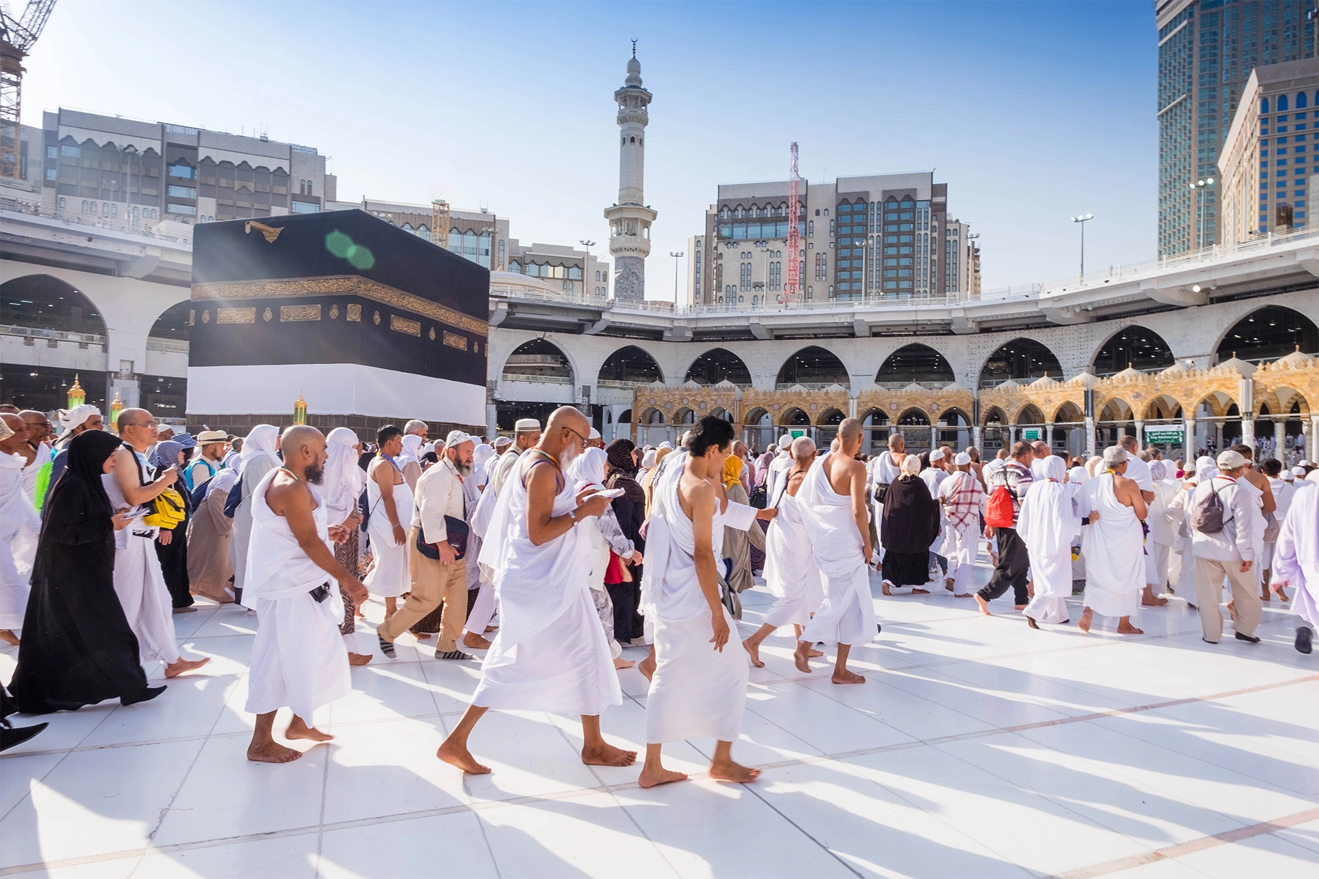 أيُّ أعمال العُمرة التالية يسبق غيره من حيث الترتيب الزمني