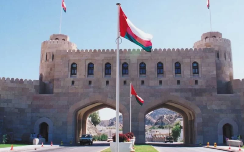 كم عدد ولايات محافظة مسقط