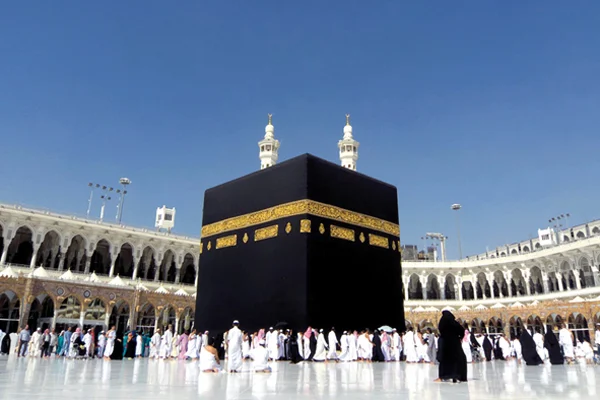 من هو الذي ولد في الكعبة