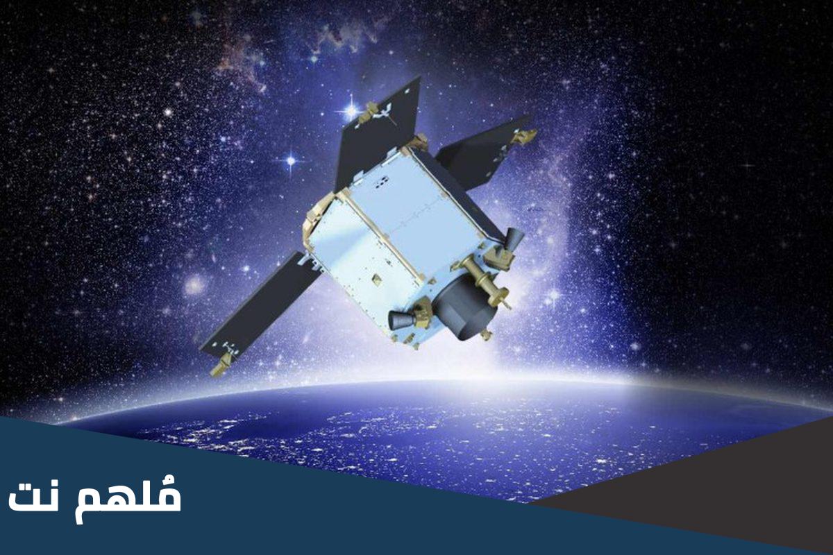 متى اطلق خليفه سات في اي عام