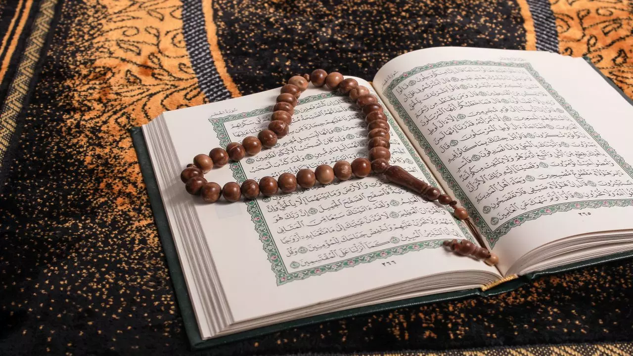 من هو الصحابي الذي اقترح جمع القران