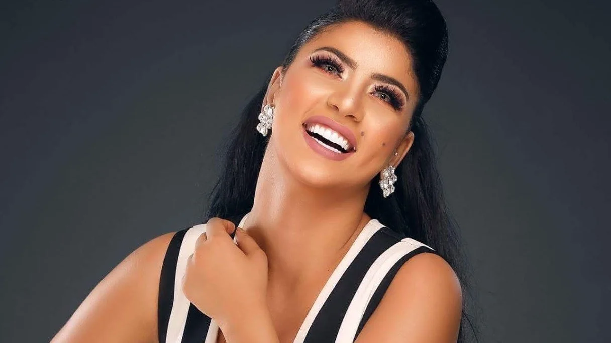 ما هي ديانه كارولين عزمي