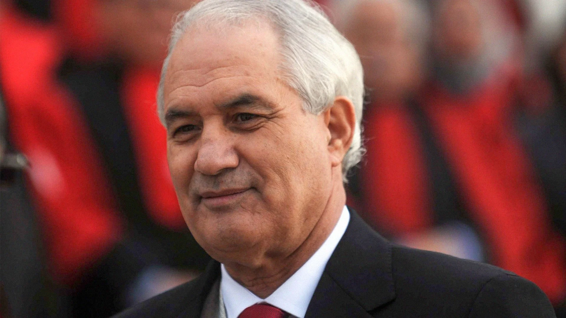 من هو الطيب بلعيز