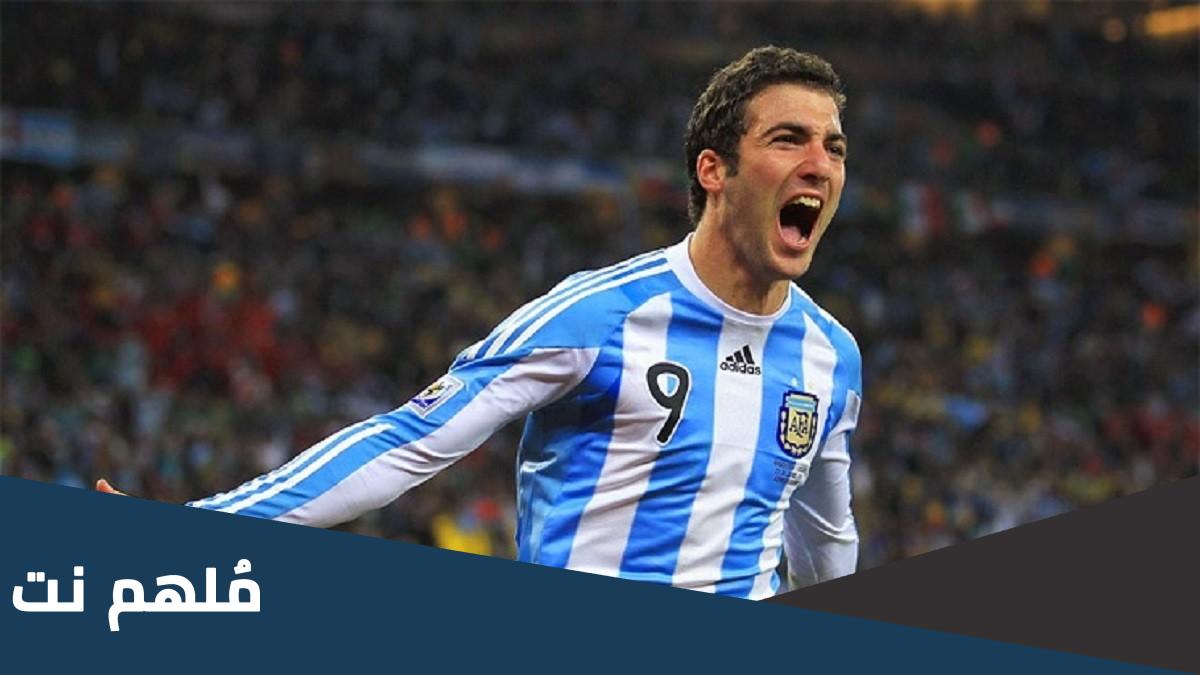 من هو اللاعب الذي لعب مع هيغواين ولم يلعب في اسبانيا حقق لقب كأس الامم الاوروربية