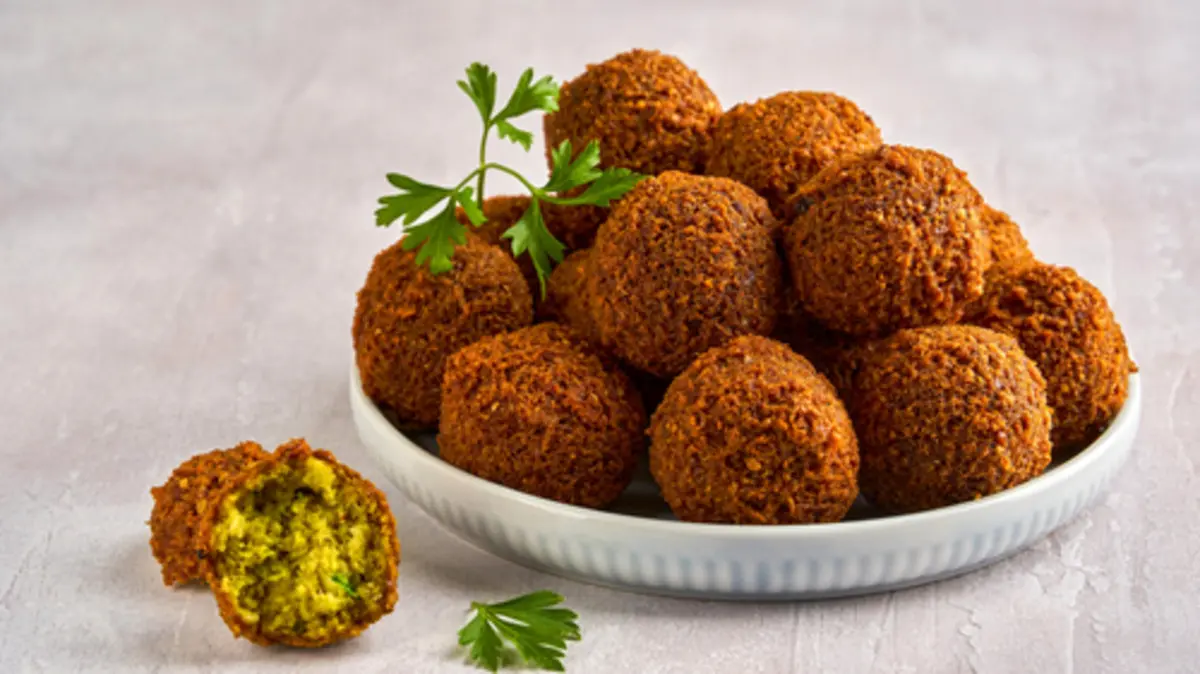 اصل الفلافل من اي بلد
