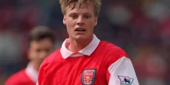 لاعب كرة القدم السويدي الذي أدرج بندًا في عقد الدوري الإنجليزي الذي منعه من السفر إلى الفضاء